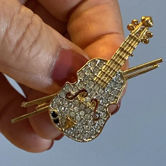 Butler Gold Violin Pin - Picture 1 of 6